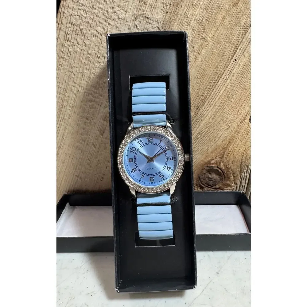 Avon 2014 Pretty Pastel Expansion Watch Blue New in Box Untested Fashion Jewelry